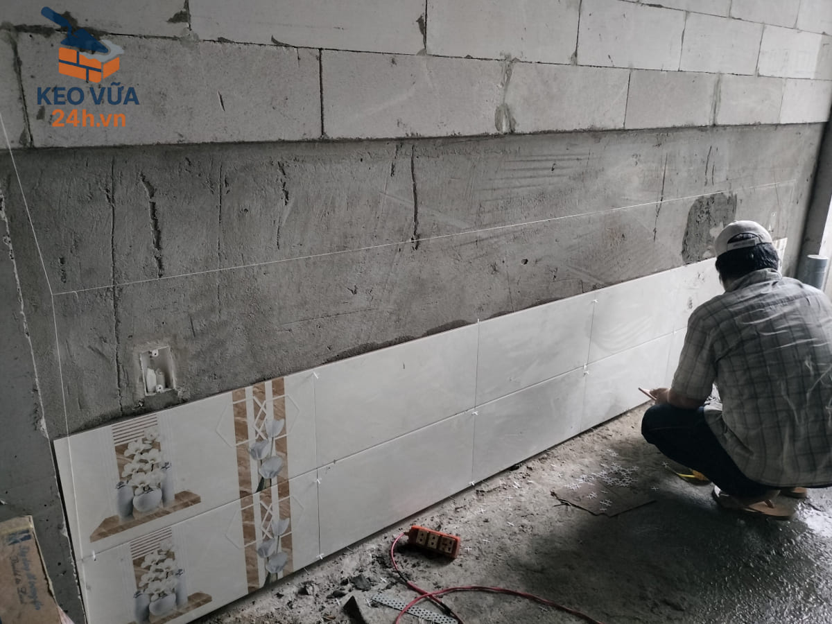 Hướng dẫn các bước thi công keo dán gạch đúng kỹ thuật, đạt thẩm mỹ cao nhất