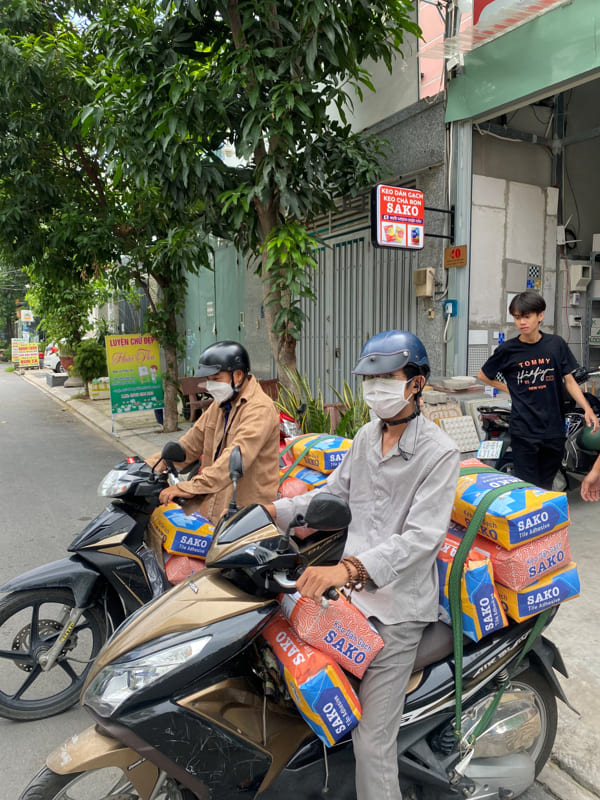 Giao hàng keo dán gạch chính hãng tại Hà Nội 24/7