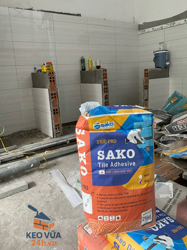 Keo dán gạch Sako là keo chất lượng cao, sản xuất theo công nghệ và dây chuyền hiện đại.