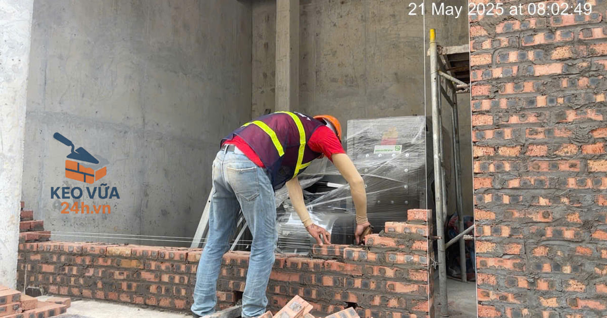 Xây tường gạch bằng vữa khô trộn sẵn Mater M75