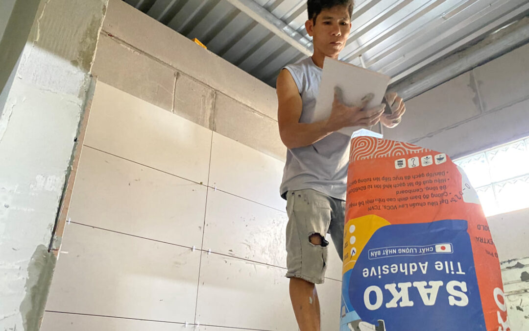 Keo dán gạch màu trắng