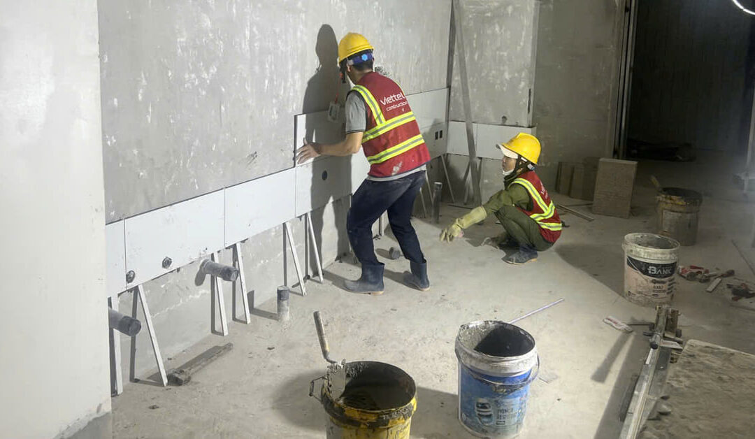 Lỗi thường gặp khi thi công keo dán gạch và cách xử lý
