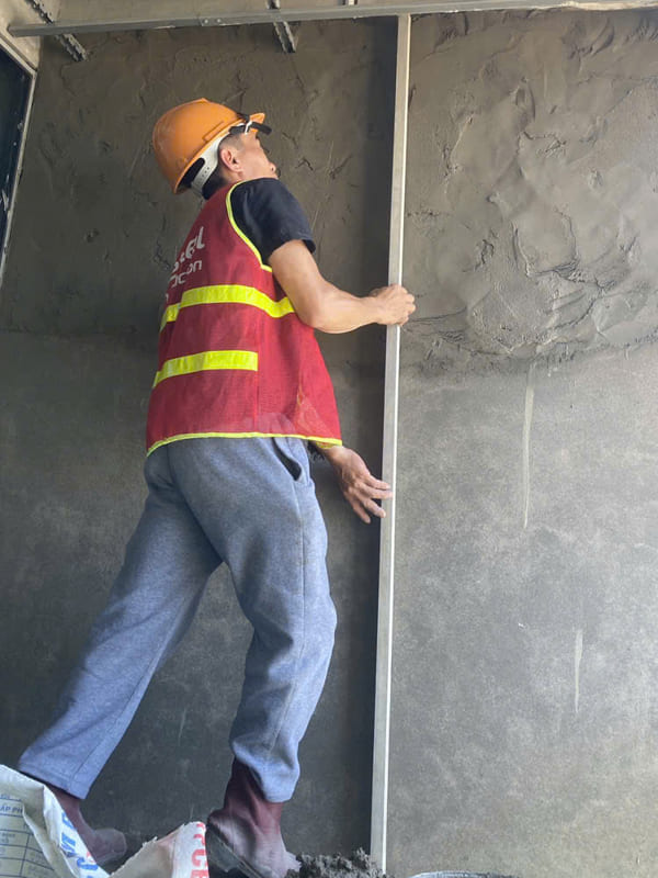 Trát tường theo dúng độ dày quy định. Kiểm tra và bảo dưỡng sau khi trát.